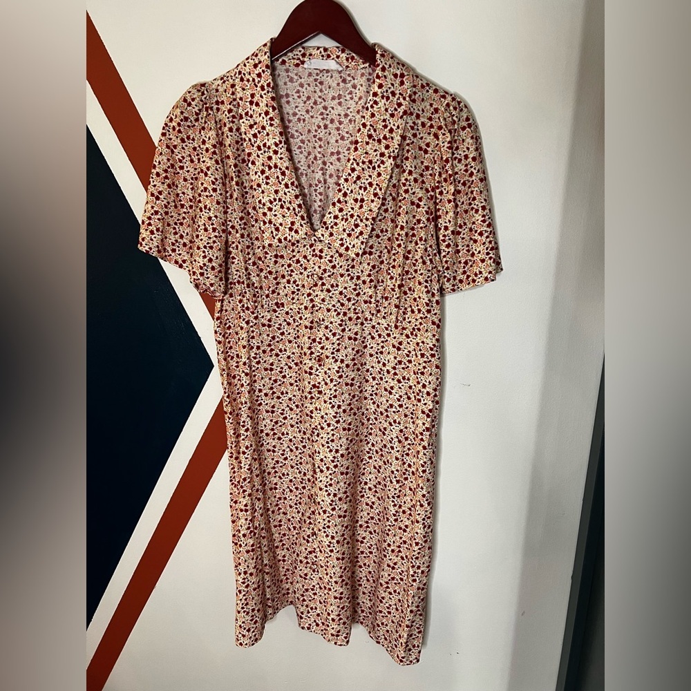 Primark Cream and Red Floral V-Neck Short Sleeve Collar Dress Top Cottage Core